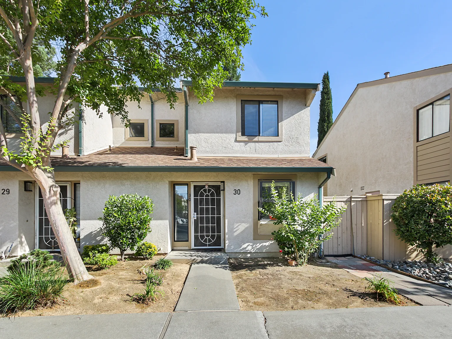 2128 Bueno Dr — Photo 1