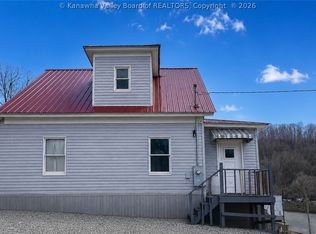 86 Water St, Salem, WV 26426