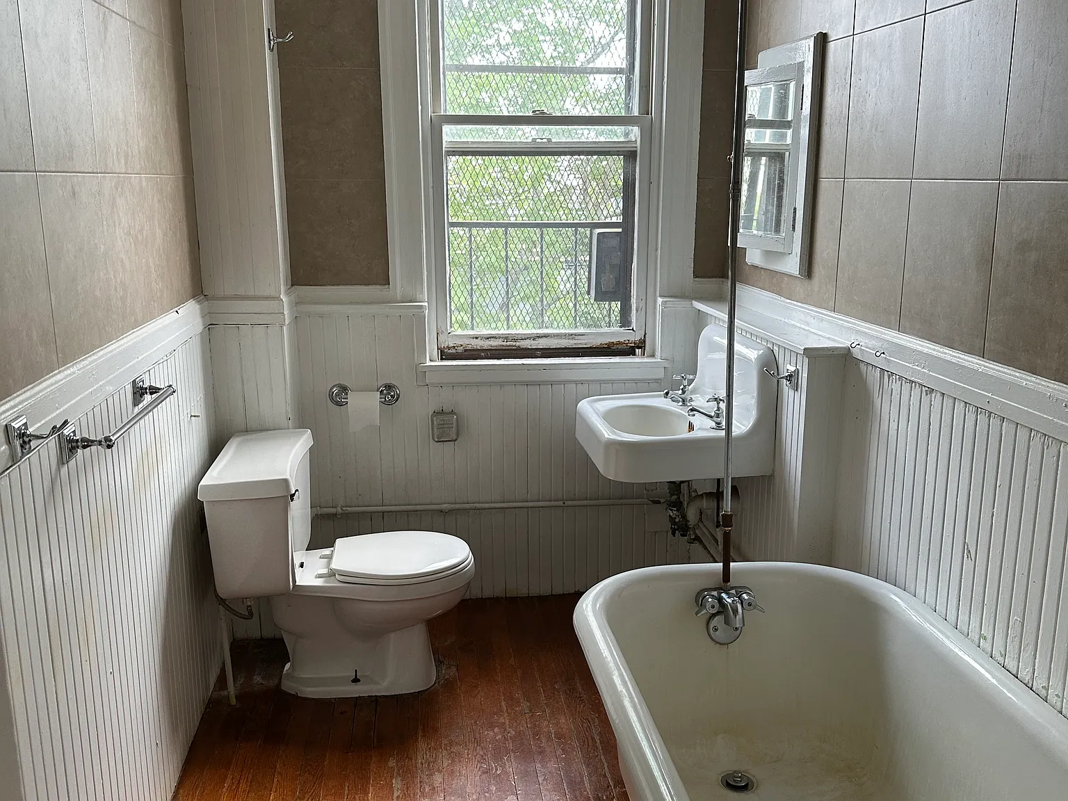 1 bed, 9999 sqft, $2,200 — Photo 3