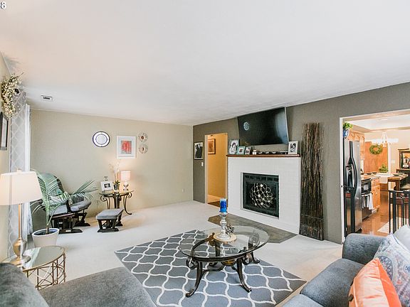 5th image of 2098 SE Lois St