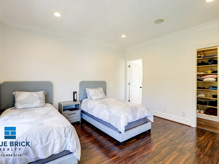 5230 Teesdale Ave — Photo 33