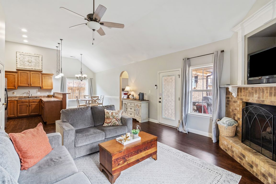 next background image