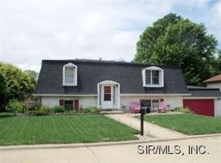 312 Meadow Dr, Bethalto, IL 62010