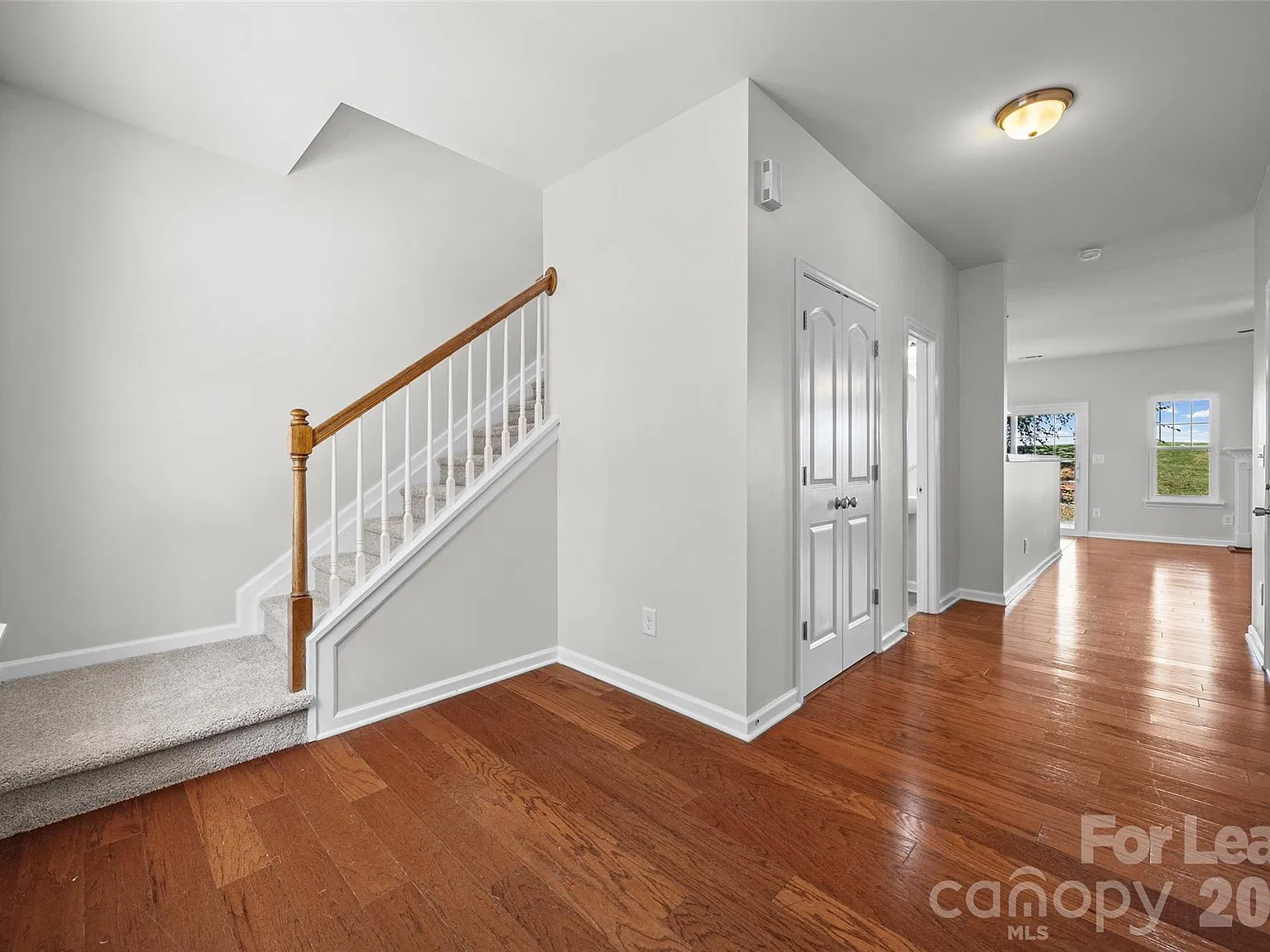 2 bed, 2.5 bath, 1616 sqft, $2,200 — Photo 4