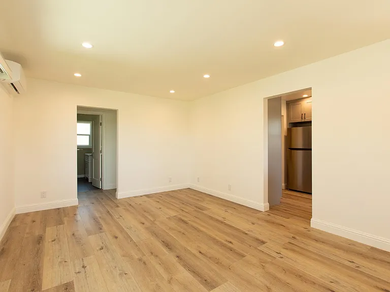 7116 Flight Ave — Photo 9