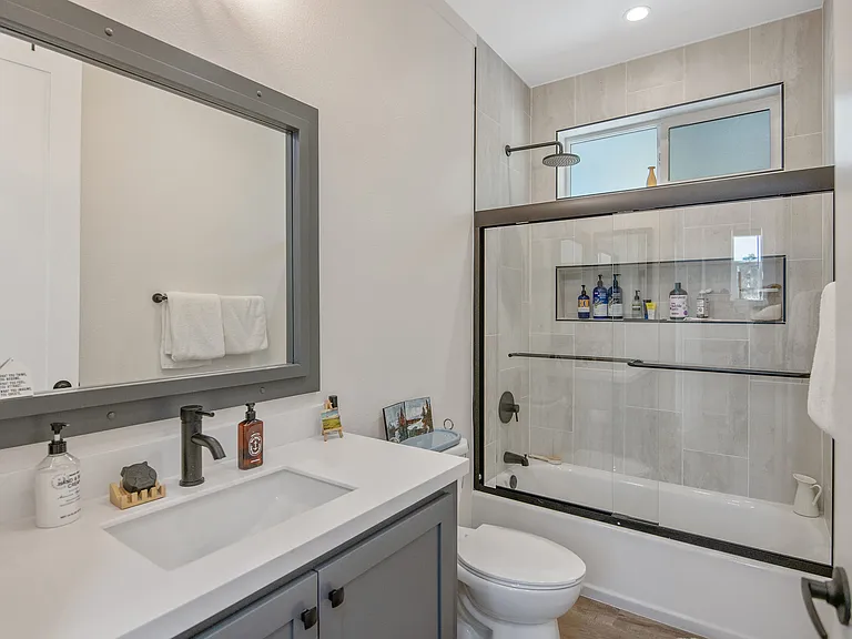 313 Raymond St #B — Photo 20