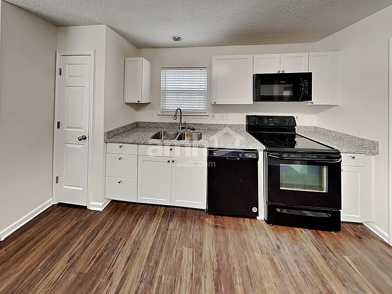 10220 Seedling Ln — Photo 3