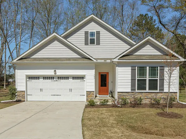 785 Whistle Post Dr, Selma, NC 27576