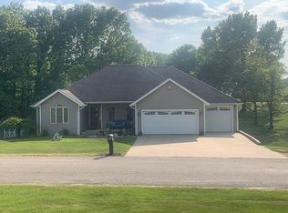 27055 Baker Dr, Sturgis, MI 49091