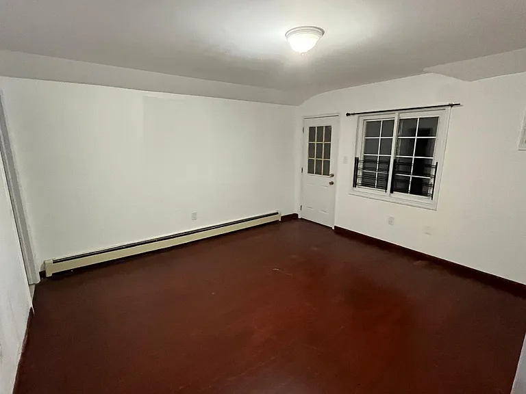 107 0 Van Wyck Service Rd #2 — Photo 4