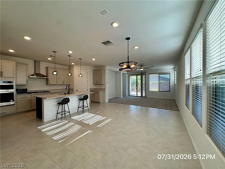2239 Arrington Ave — Photo 4