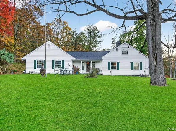 108 Circle Drive, Monroe, NY 10950