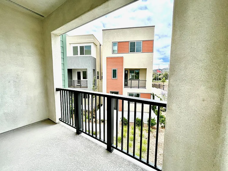 1692 Enterprise Dr — Photo 46