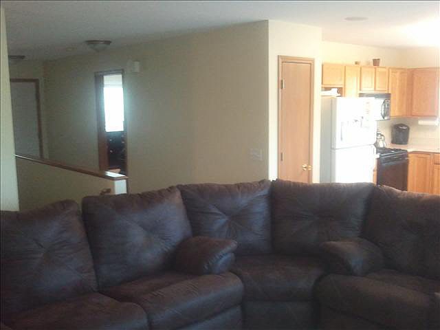 2nd image of 833 Hunting Creek Rd