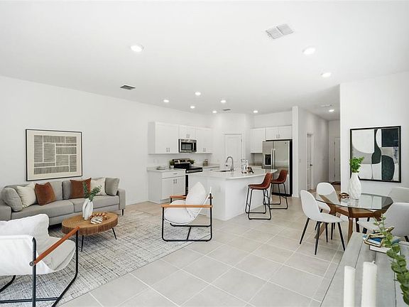 5th image of 3684 Circle Hook St