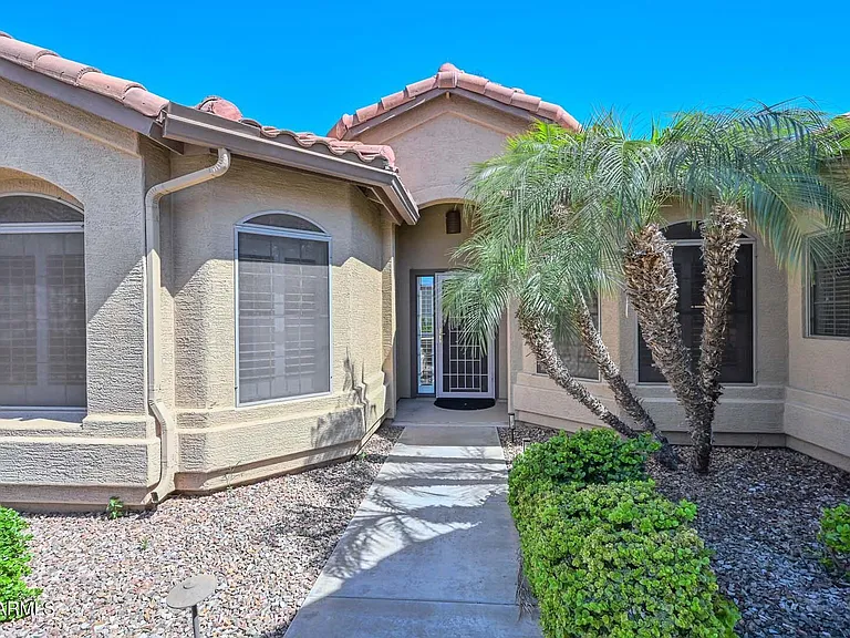 3171 N Palmer Dr — Photo 4
