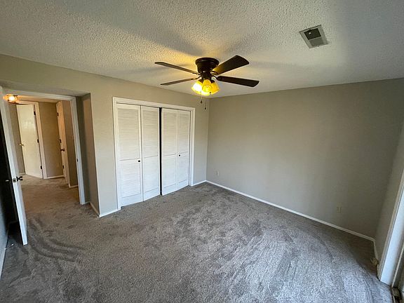 5th image of 25 Estes Dr