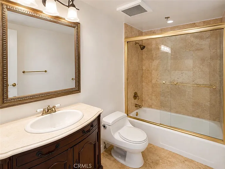 10660 Wilshire #309 — Photo 6