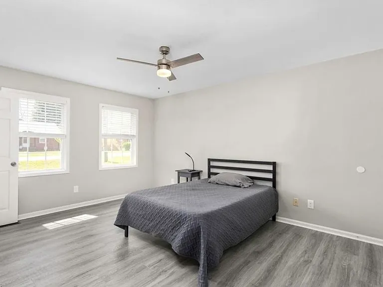 405 E Oakwood St — Photo 19