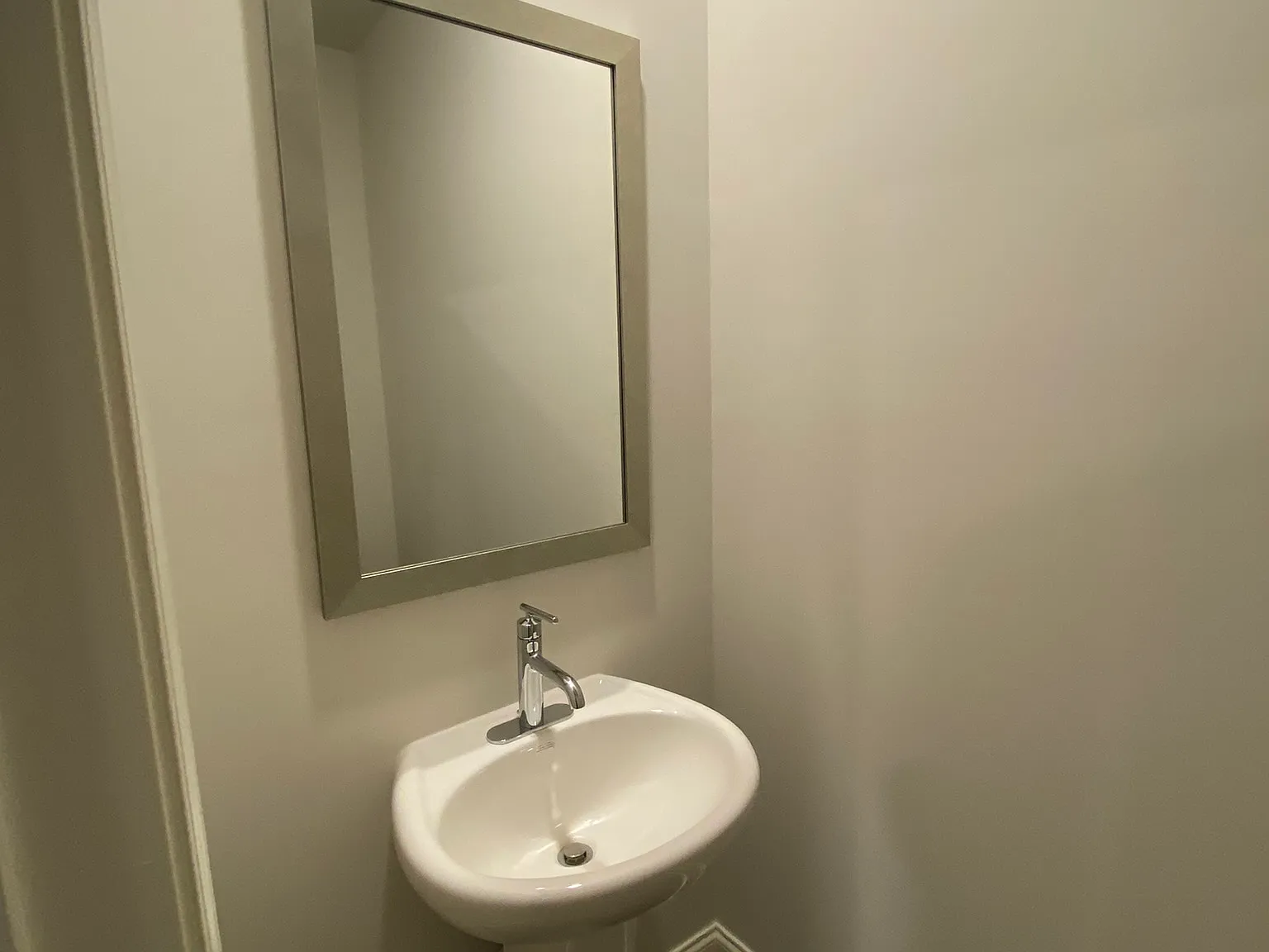 4 bed, 2385 sqft, $3,000 — Photo 4
