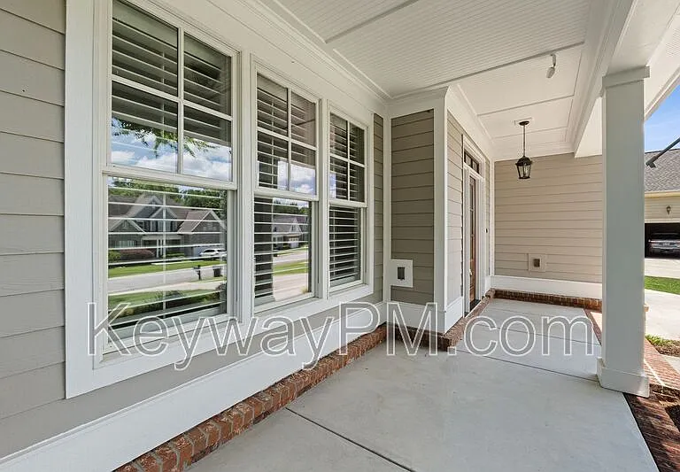 232 Dixon Ct — Photo 3