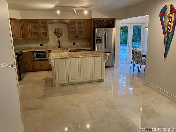 4th image of 928 Escobar Ave #0