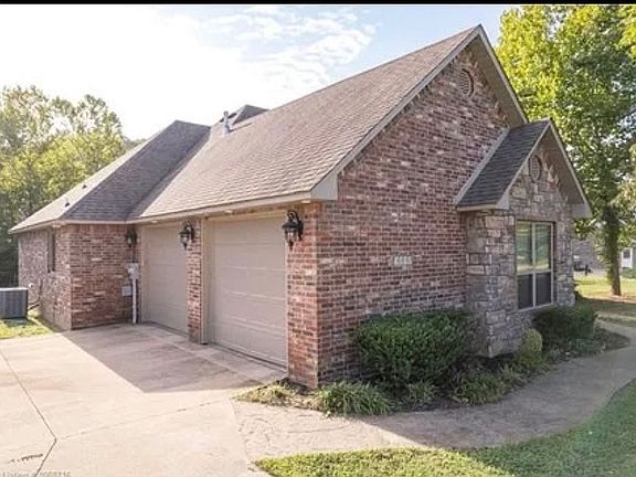 3rd image of 1150 Meadow Bridge Dr