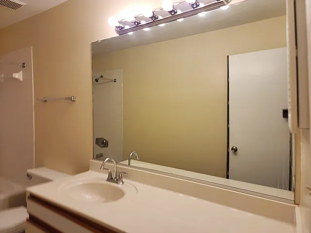 5326 Lake Victoria Arch — Photo 12