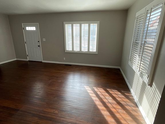 3rd image of 32 Pomona Ave