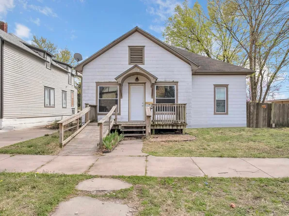 209 E 4th St, Newton, KS 67114