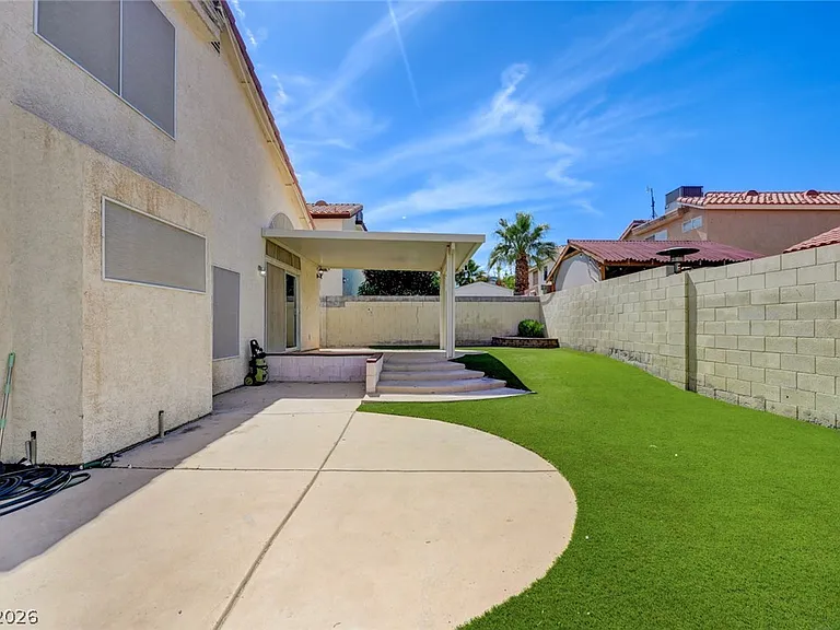 8752 Raindrop Canyon Ave — Photo 50
