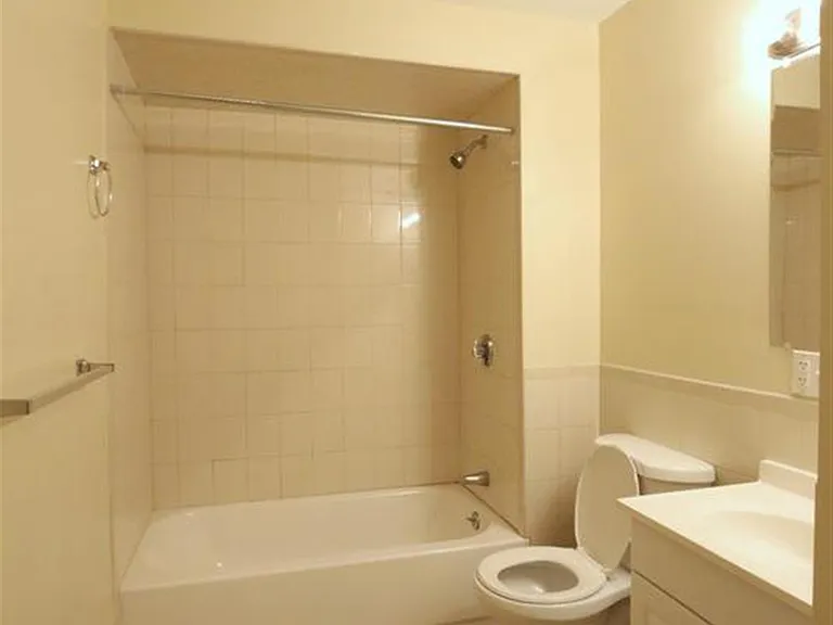 77 Hancock St #6 — Photo 10