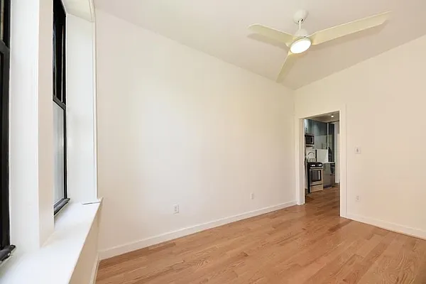 Rented by Buchbinder & Warren | media 29