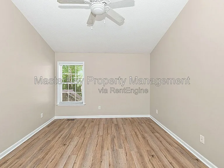 201 Harvester Dr — Photo 19