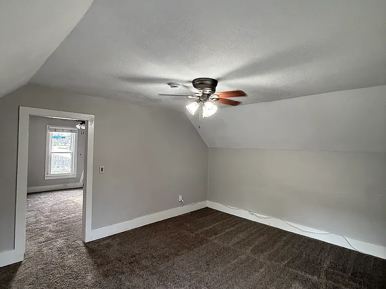 102 SW Walnut St — Photo 22