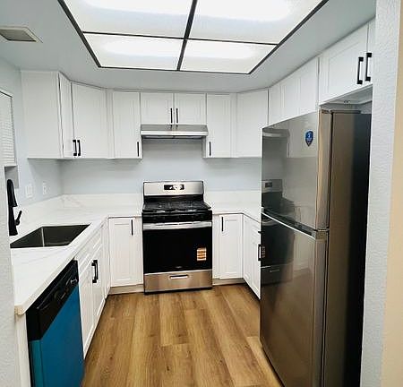 4th image of 2026 S Bon View Ave APT B