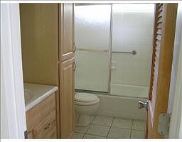 5th image of 2154 Wells Ave