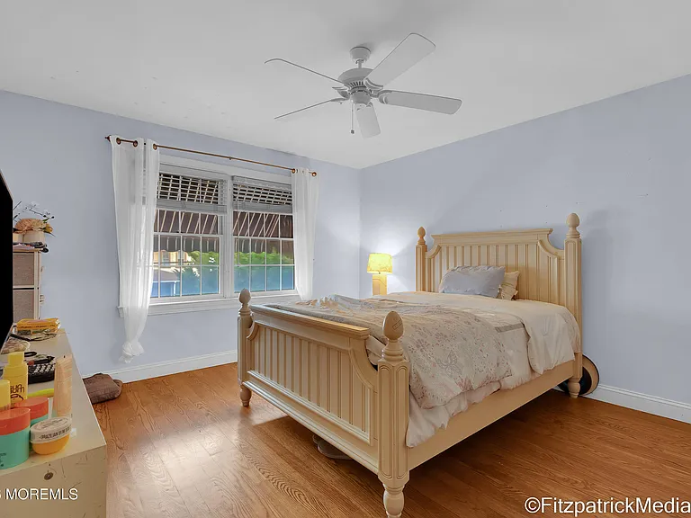 331 Richmond Ave — Photo 12