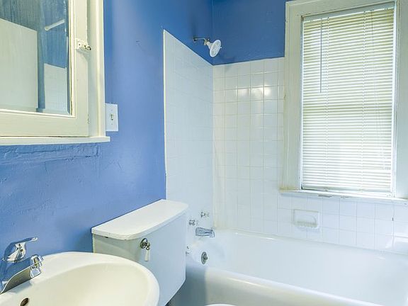 5th image of 1402 Portland Ave #3