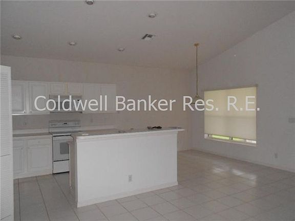 3rd image of 5038 SE Devenwood Way