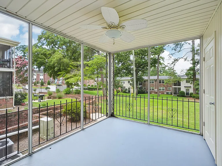 Morganton Arms Apartments — Photo 20
