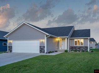 229 Muriefield Dr, Mankato, MN 56001