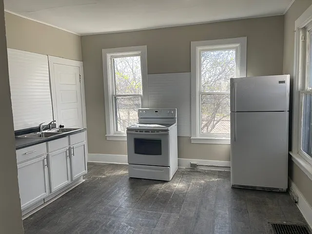 434 1/2 S State Ave — Photo 11