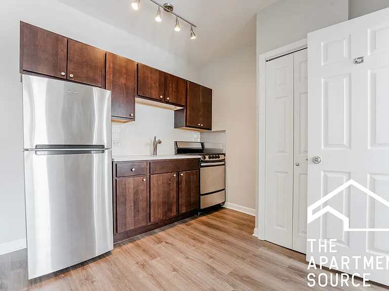 1633 N Humboldt Blvd — Photo 4