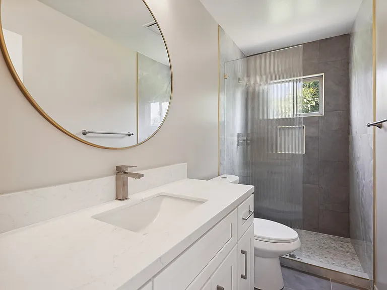 1539 W Stanford St #B — Photo 9