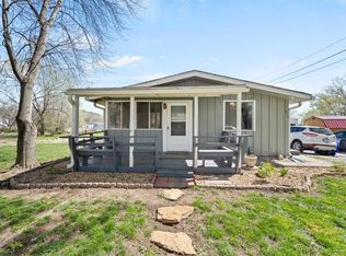 215 S 7th St, Edwardsville, KS 66111