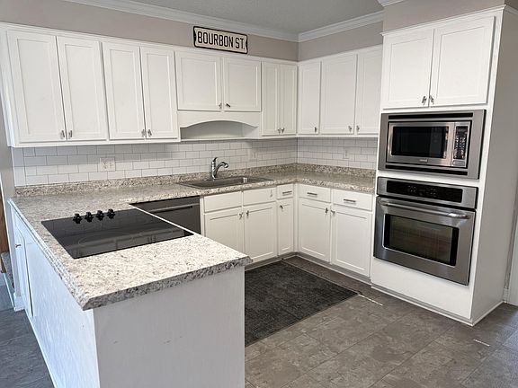 2nd image of 138 Lenox Parkway
