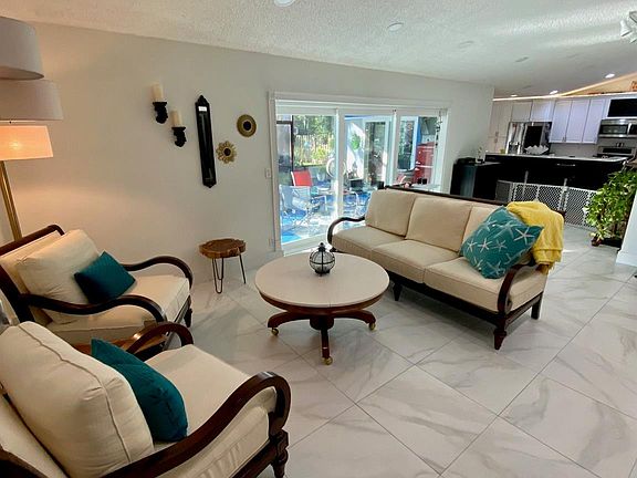 4th image of 110 Barcelona Drive