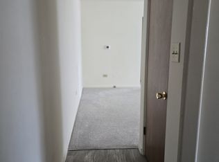 651 Busse Hwy APT 2A, Park Ridge, IL 60068