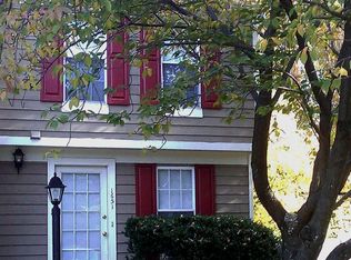 1651 Fieldthorn Dr, Reston, VA 20194